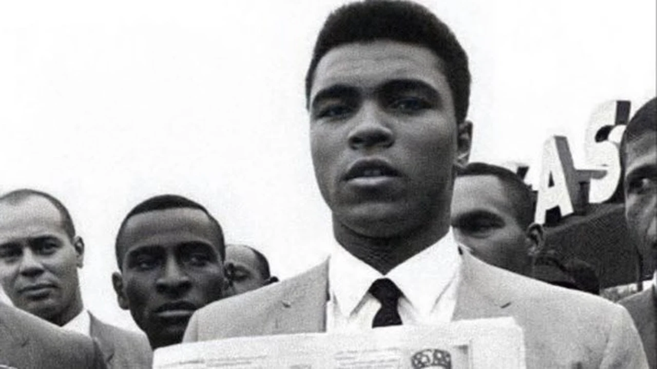 الله هو الأعظم.. عمر مرموش ينشر صورة لـ محمد علي كلاي| ماذا يقصد؟